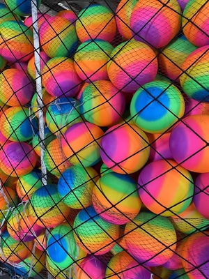 Erwachsene Spielen und Spaß 9 Zoll PVC Beach Ball mit Neuheit Regenbogen Design